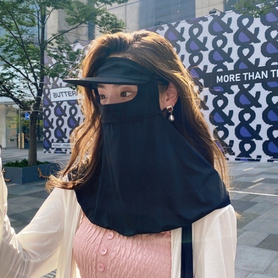 انفجار المشاهير على الانترنت يغطي الوجه كله لمنع الضوء فوق البنفسجي